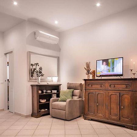 Novella Benedicta Apartments Florence Exterior photo